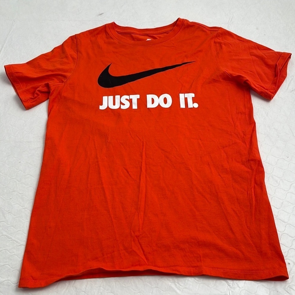 Nike Just Do It orange and black short sleeve logo graphic t-shirt L